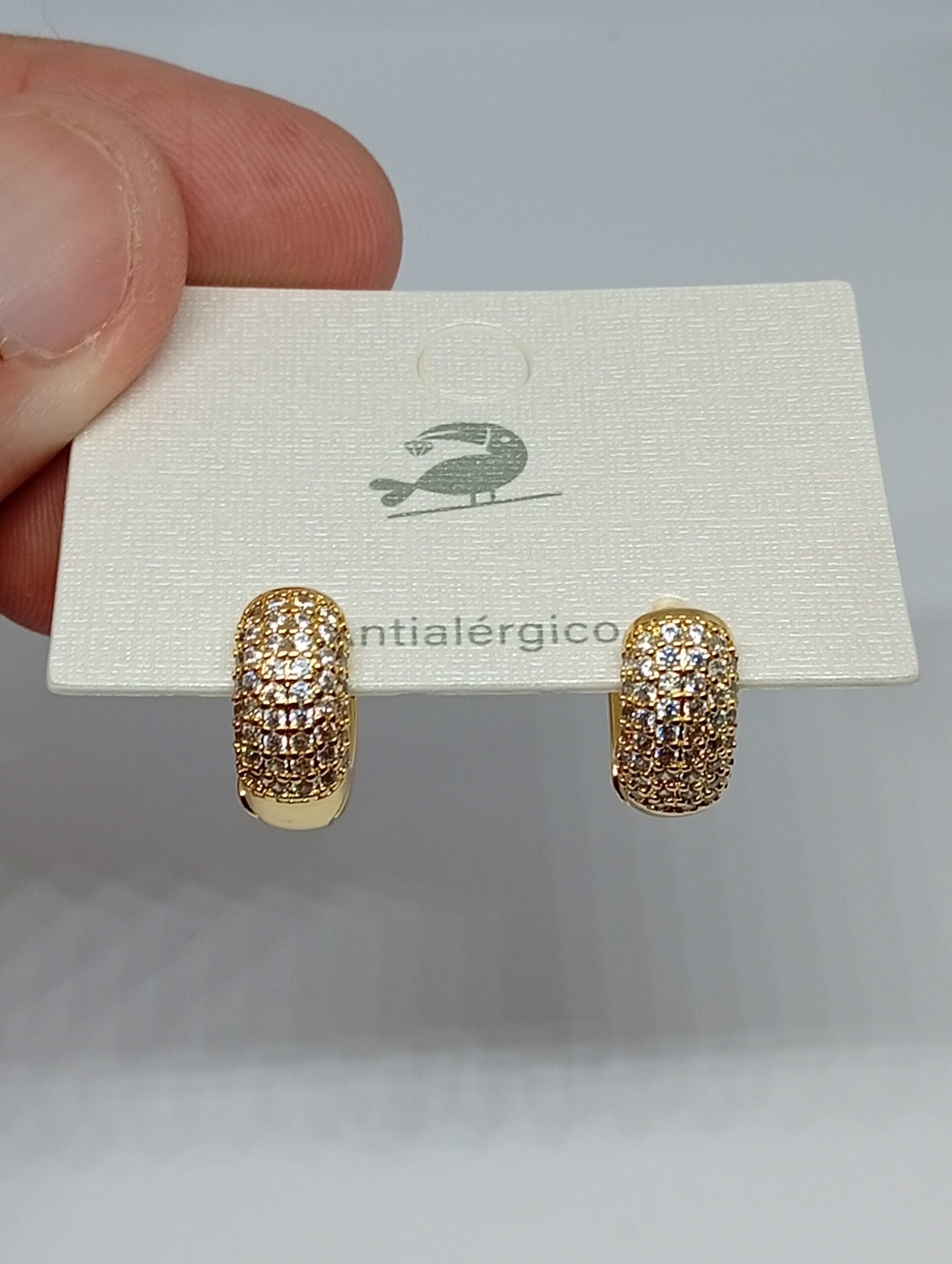 Brinco de argola com detalhes, banhado a ouro